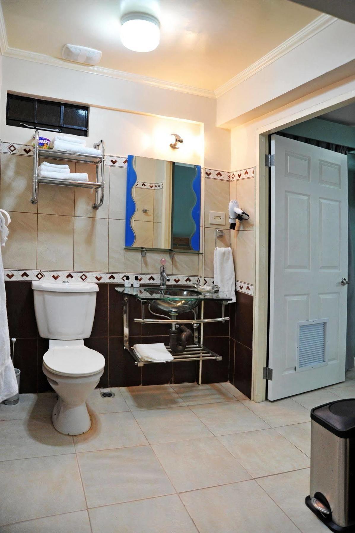 Culture Crossroads Inn Port of Spain المظهر الخارجي الصورة